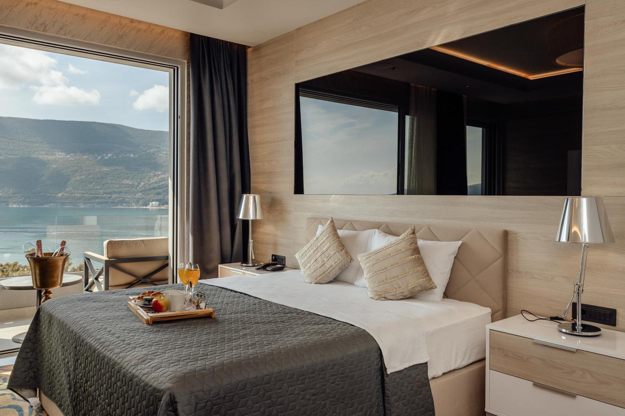 Garni Hotel Kruso Herceg Novi Exterior photo